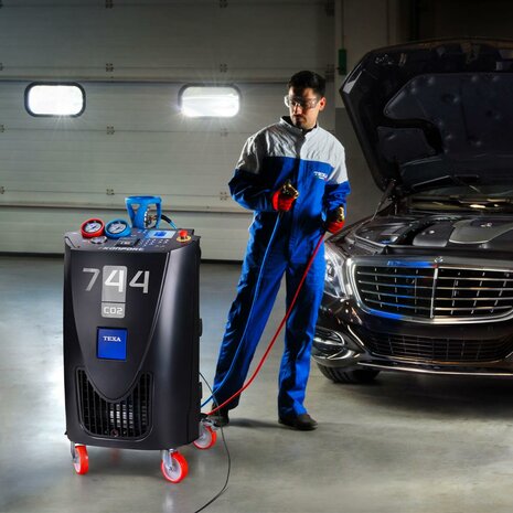 Texa station de recharge de climatisation KONFORT 744