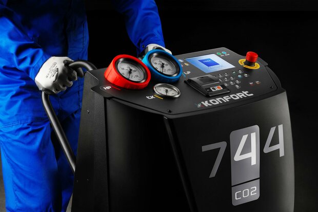 Texa station de recharge de climatisation KONFORT 744